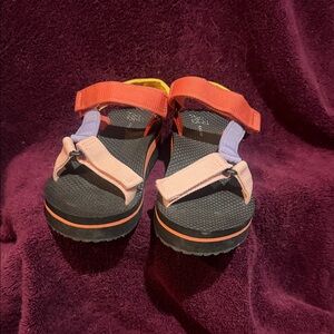 Time and Tru Multicolor Sandals